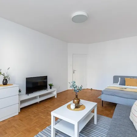 Spacious At Polnej Rozy Near The Kabaty Metro Station *