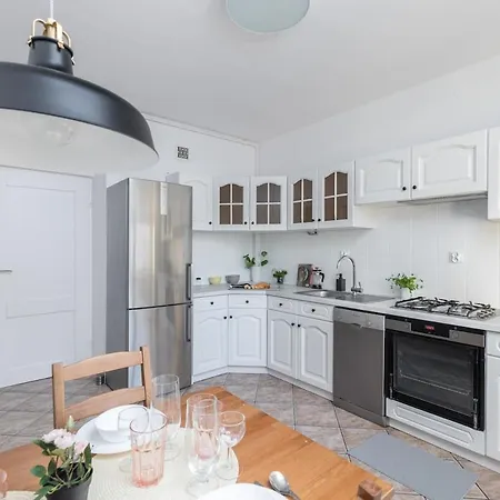 Apartamento Spacious At Polnej Róży Near The Kabaty Metro Station Varsóvia
