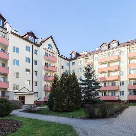 公寓 Spacious At Polnej Rozy Near The Kabaty Metro Station 华沙