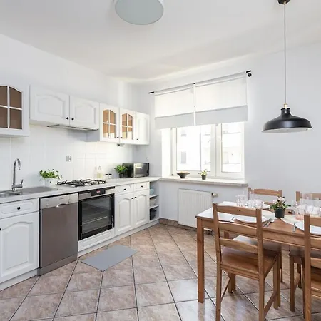 Spacious At Polnej Rozy Near The Kabaty Metro Station 公寓 华沙